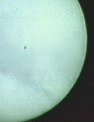 Меркурий незадолго до схода с диска Солнца 7 мая 2003 г.
Ключевые слова: Солнце Меркурий Прохождение