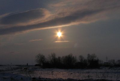 Общий план полного солнечного затмения 29 марта 2006 г.
Алтайский край, близ с. Новотырышкино
перед вторым контактом
