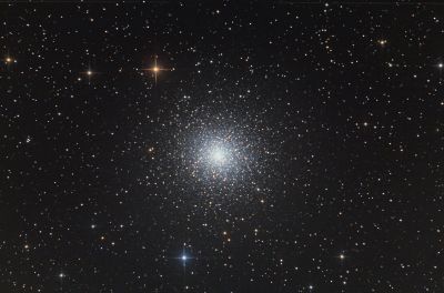 Шаровое звездное скопление Геркулеса (M 13)
Сессии 30.04.11 и 2.05.11. 30 км от Новосибирска.

