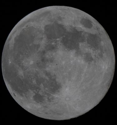 Прохождение МКС по диску Луны
МКС в центре диска
13 августа 2011 г. 20-47UT в районе Ашмарино, Кемеровской обл.
