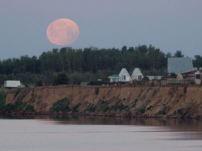 Полное лунное затмение 16 июня 2011 г.
Луна заходит...
г. Яровое
